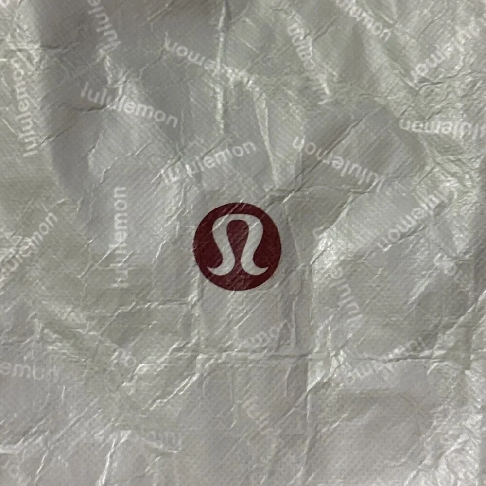 Lululemon small lunch Bag 100% Recycled Polypropylene 9